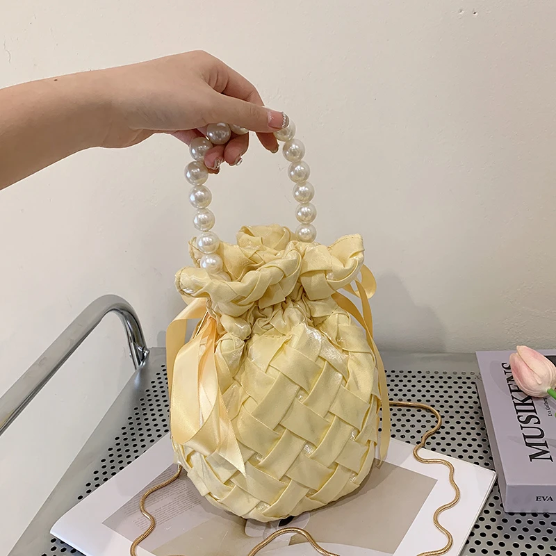 Fashion Mini Bucket Bags for Women Silk Knitting Pearl Shoulder Messenger Bag Female Hand Crossbody Handbags Ladies 2022 Trend
Fashion Mini Bucket Bags for Women Silk Knitting Pearl Shoulder Messenger Bag Female Hand Crossbody Handbags Ladies 2022 Trend