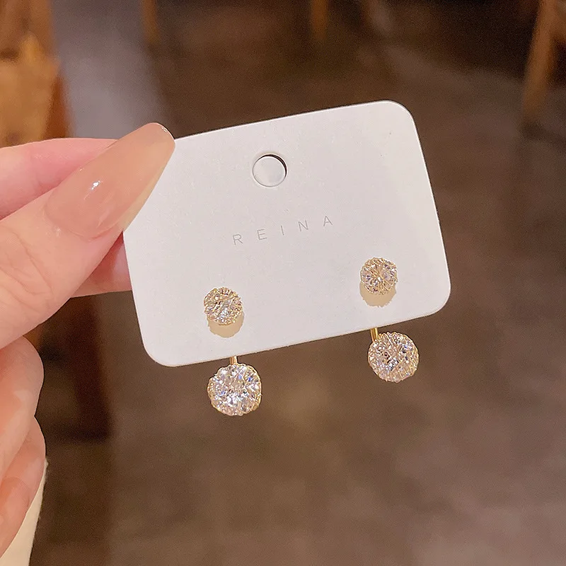 Exquisite Zircon Korean Earrings for Women Shiny Rhinestone Crystal Heart Small Earrings Christmas Party Jewelry Gifts
Exquisite Zircon Korean Earrings for Women Shiny Rhinestone Crystal Heart Small Earrings Christmas Party Jewelry Gifts