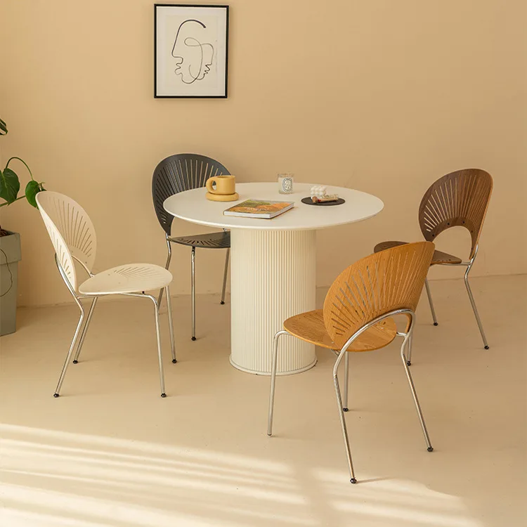 Modern Minimalist Light Luxury Solid Wood Dining Chair Shell Sun Chair Nordic Home Backrest Designer Retro Chair
Modern Minimalist Light Luxury Solid Wood Dining Chair Shell Sun Chair Nordic Home Backrest Designer Retro Chair