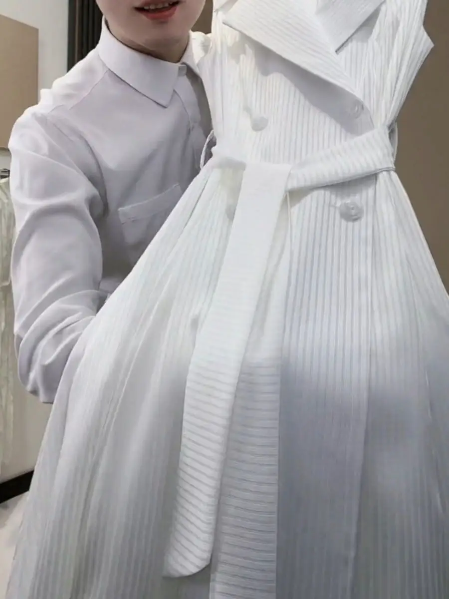 2023 Summer New Style Arrival Women's Fashion High End Notched Collar Dress French Office Lady Elegant Sleeveless Striped Dress
2023 Summer New Style Arrival Women's Fashion High End Notched Collar Dress French Office Lady Elegant Sleeveless Striped Dress