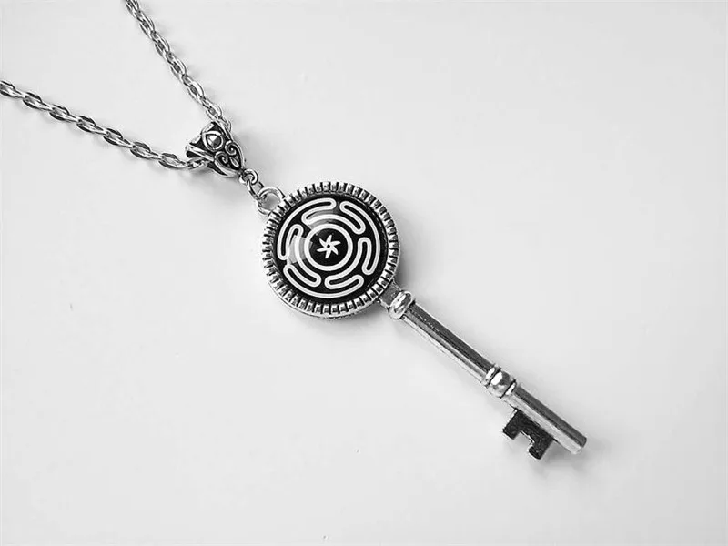 2022 New Products Hot Selling Fashion Trend Jewelry Simple Retro Maze Key Pendant Necklace Gift for Him
2022 New Products Hot Selling Fashion Trend Jewelry Simple Retro Maze Key Pendant Necklace Gift for Him