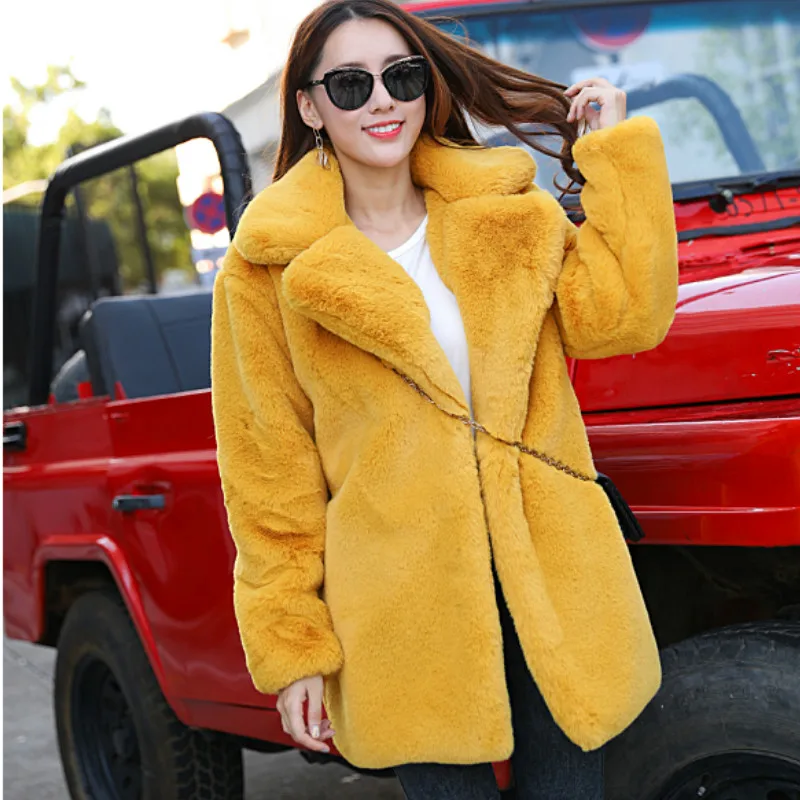 New Winter High-quality Artificial Rabbit Fur Luxury Fur Coat Loose Lapel Thick Warm Large Women's Plush Coat High Street
New Winter High-quality Artificial Rabbit Fur Luxury Fur Coat Loose Lapel Thick Warm Large Women's Plush Coat High Street
