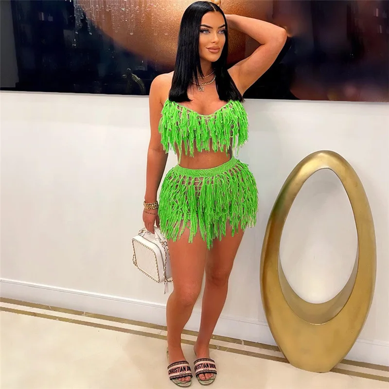 Женское летнее пляжное платье с кисточками и шортами с высокой талией 
Женское летнее пляжное платье с кисточками и шортами с высокой талией