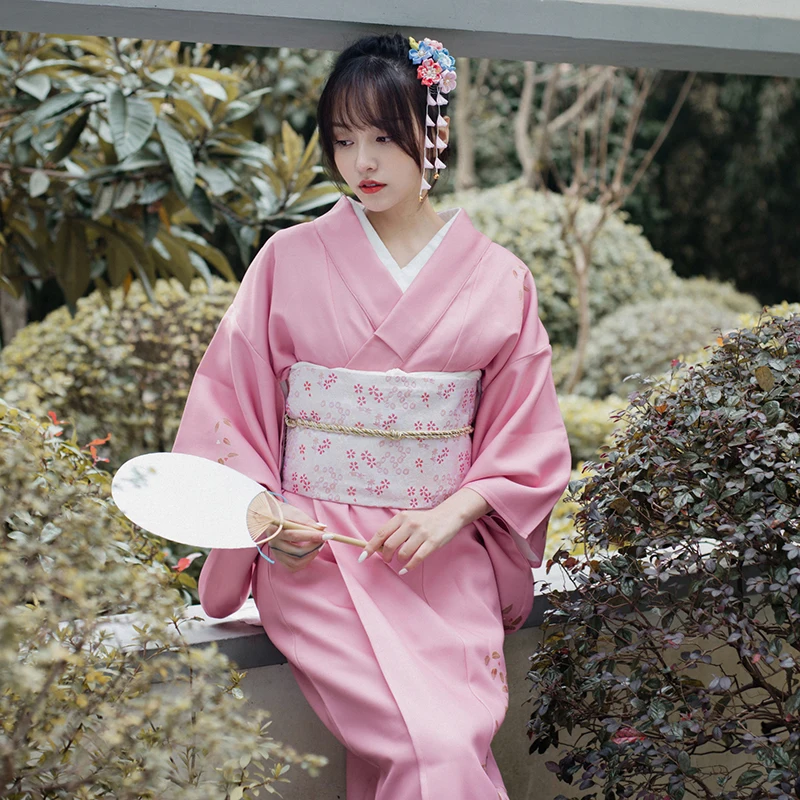 Women's Vintage Dress Pink Color Japanese Traditional Kimono Floral Prints Formal Yukata Cosplay Costume Photography Dress 
Women's Vintage Dress Pink Color Japanese Traditional Kimono Floral Prints Formal Yukata Cosplay Costume Photography Dress