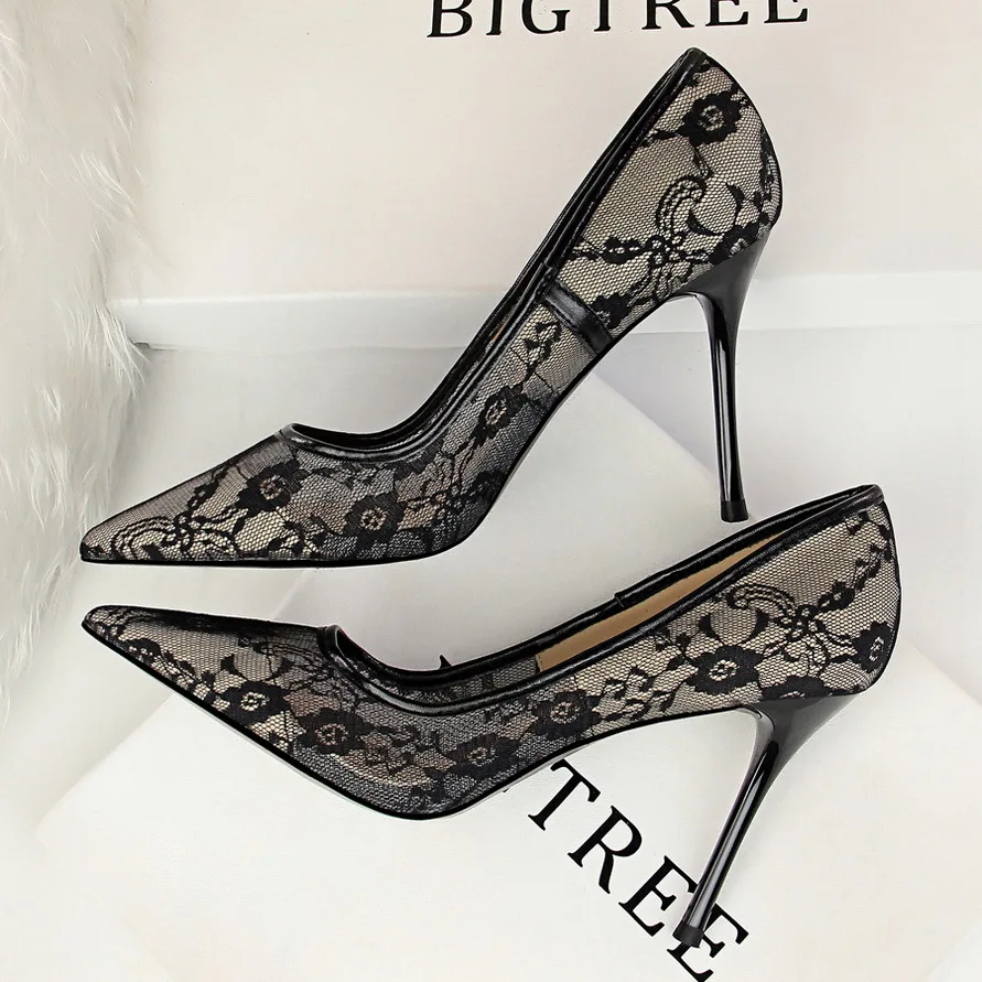 Sexy Mesh Hollow Lace Woman Pumps 2022 Spring Summer Women High Heels Fashion Wedding Party Shoes Female Stiletto Women Shoes
Sexy Mesh Hollow Lace Woman Pumps 2022 Spring Summer Women High Heels Fashion Wedding Party Shoes Female Stiletto Women Shoes