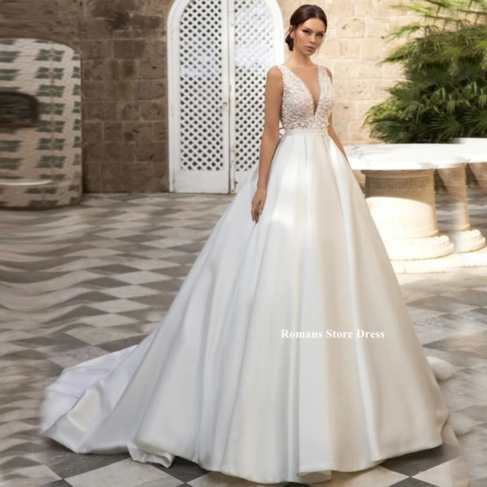 Платье свадебное цвета слоновой кости с аппликацией, 2023 
Платье свадебное цвета слоновой кости с аппликацией, 2023