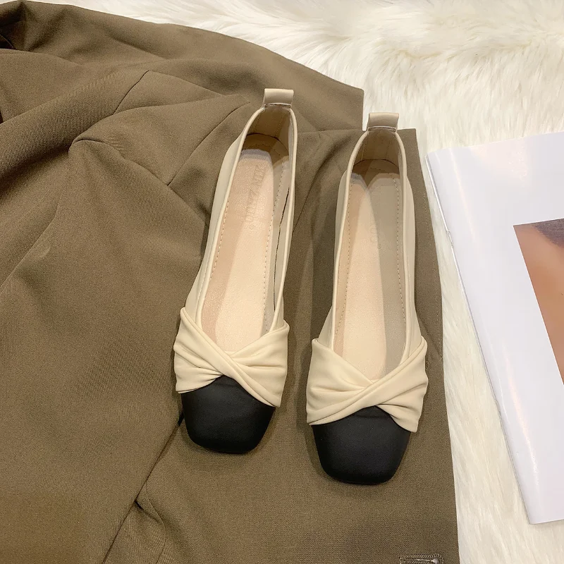 Cross Fold Design Spring Women Flat Heels Slip on Shoes Patchwork Soft Bottoms Comfortable Squared Toes Shoes Sweet
Cross Fold Design Spring Women Flat Heels Slip on Shoes Patchwork Soft Bottoms Comfortable Squared Toes Shoes Sweet