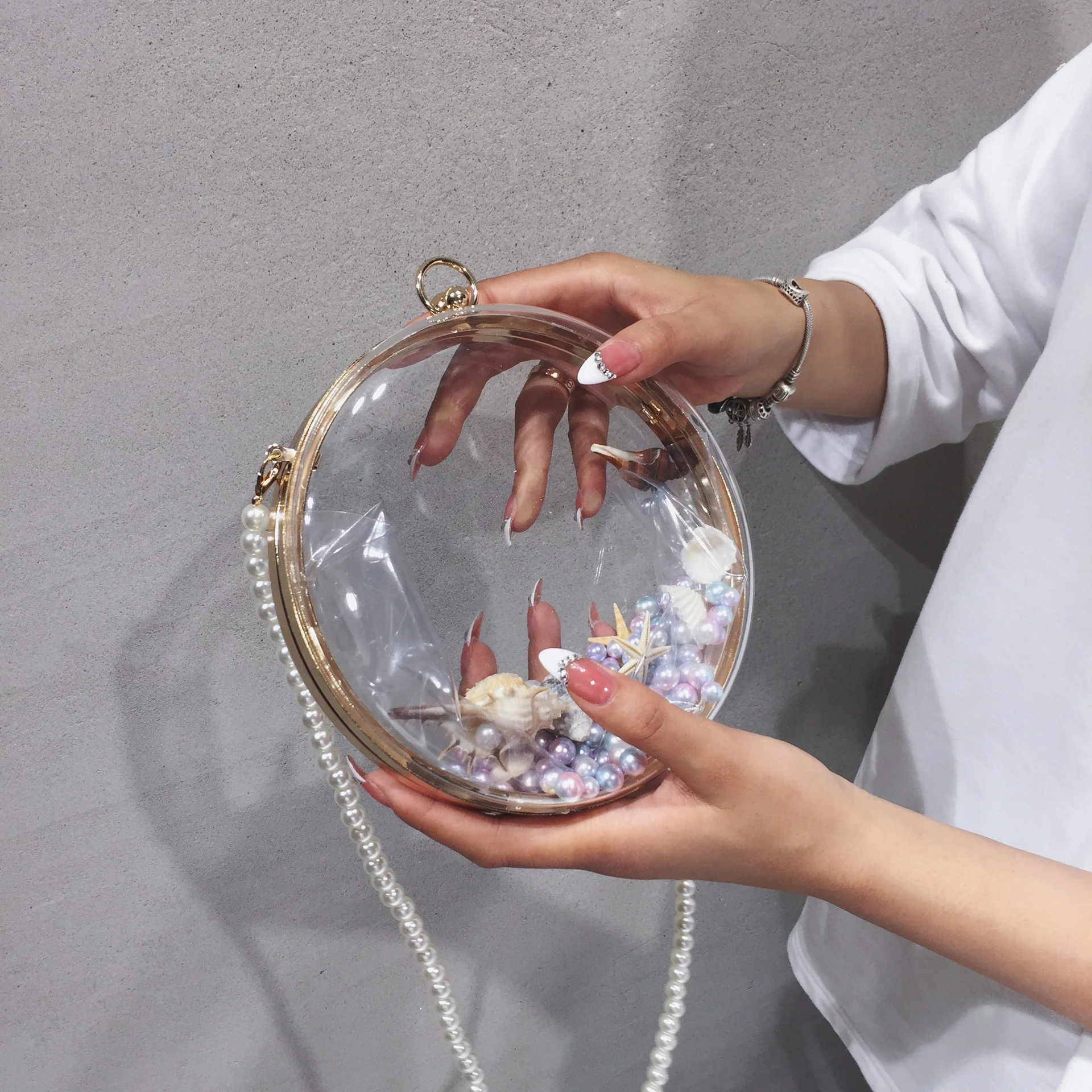 Transparent Clear Pvc Small Round Bag Mini Women Handbags And Purse Designer Chain Shoulder Messenger Bag Wrist Bag New 2023
Transparent Clear Pvc Small Round Bag Mini Women Handbags And Purse Designer Chain Shoulder Messenger Bag Wrist Bag New 2023