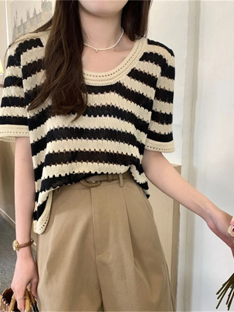 2023 summer color contrast stripes retro new knitted T-shirt women round neck design feeling loose and thin knitted top
2023 summer color contrast stripes retro new knitted T-shirt women round neck design feeling loose and thin knitted top