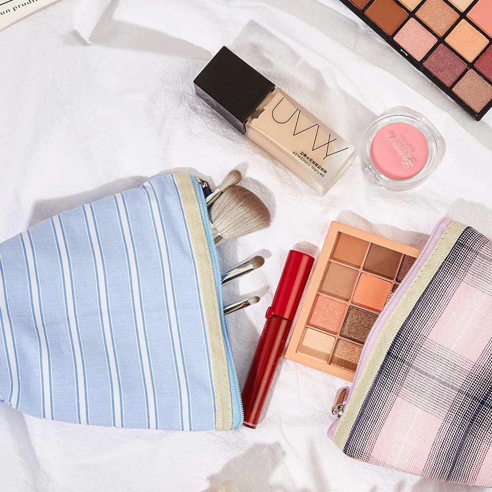 Portable New Cosmetic Bag Plaid Mini Coin Purse Striped Makeup Case Lipstick Storage Bags Women Small Wallet Zipper Pouch
Portable New Cosmetic Bag Plaid Mini Coin Purse Striped Makeup Case Lipstick Storage Bags Women Small Wallet Zipper Pouch
