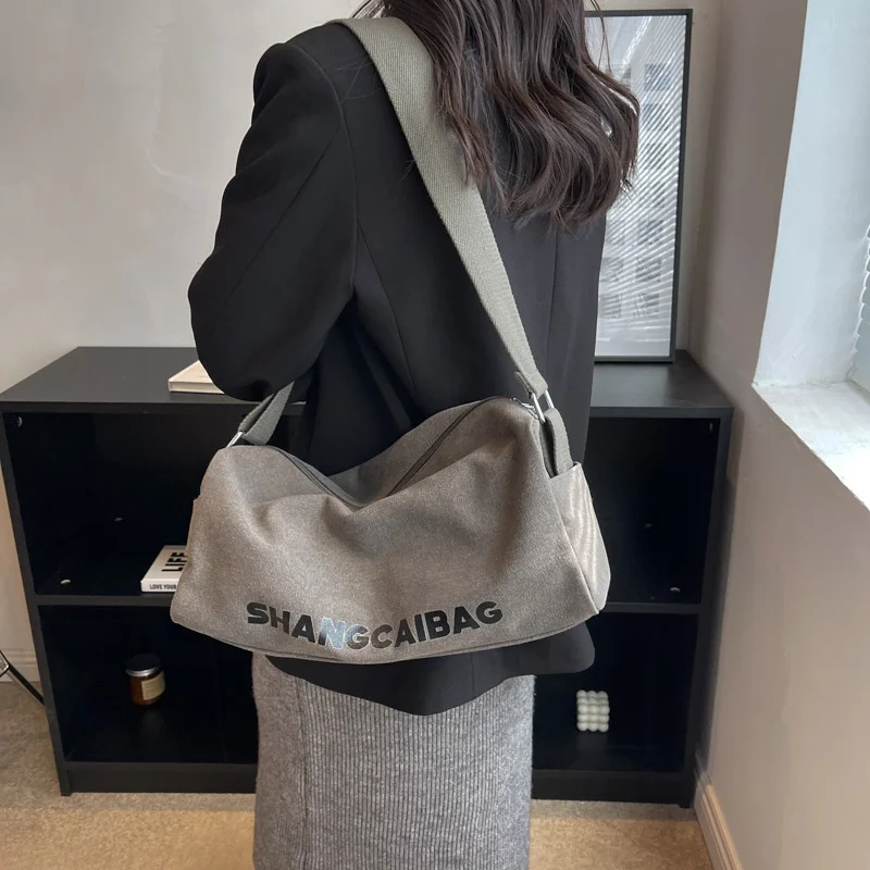 Sports Toast Bag Women's 2023 New Fashion Popular Design Texture Letter Single Shoulder Canvas Crossbody 
Sports Toast Bag Women's 2023 New Fashion Popular Design Texture Letter Single Shoulder Canvas Crossbody