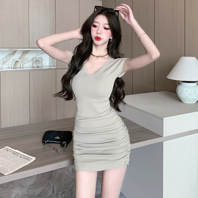 YCMYUNYAN 2023 New Chiffon Solid Dress Summer Sleeveless High Street V-neck Slim Empire Clothing Hipster Sexy Women's Dresses
YCMYUNYAN 2023 New Chiffon Solid Dress Summer Sleeveless High Street V-neck Slim Empire Clothing Hipster Sexy Women's Dresses