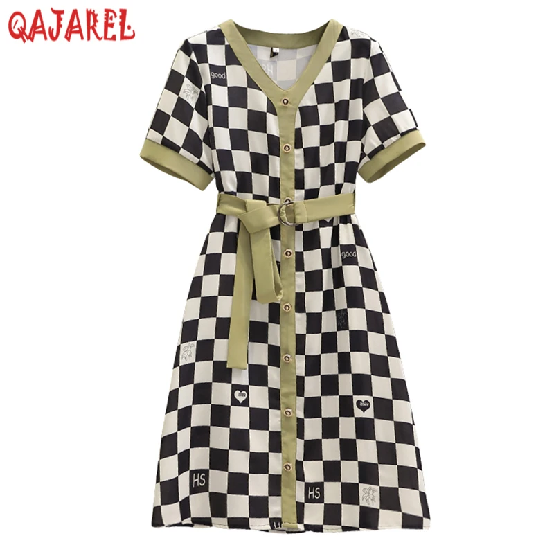 Women Black Plaid Short Sleeve V-Neck Midi Dress Summer New Elegant Bodycon Casual Party Dress 2022 Korean Vintage Hepburn Dress
Women Black Plaid Short Sleeve V-Neck Midi Dress Summer New Elegant Bodycon Casual Party Dress 2022 Korean Vintage Hepburn Dress