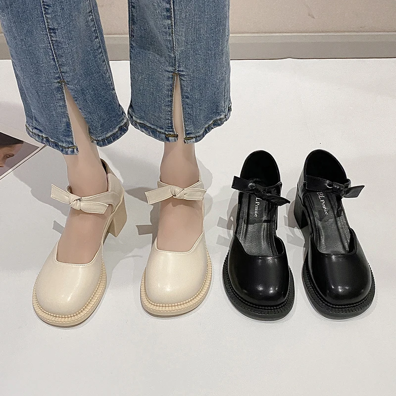 Туфли-лодочки женские на квадратном каблуке, с круглым носком, в стиле ретро
Туфли-лодочки женские на квадратном каблуке, с круглым носком, в стиле ретро