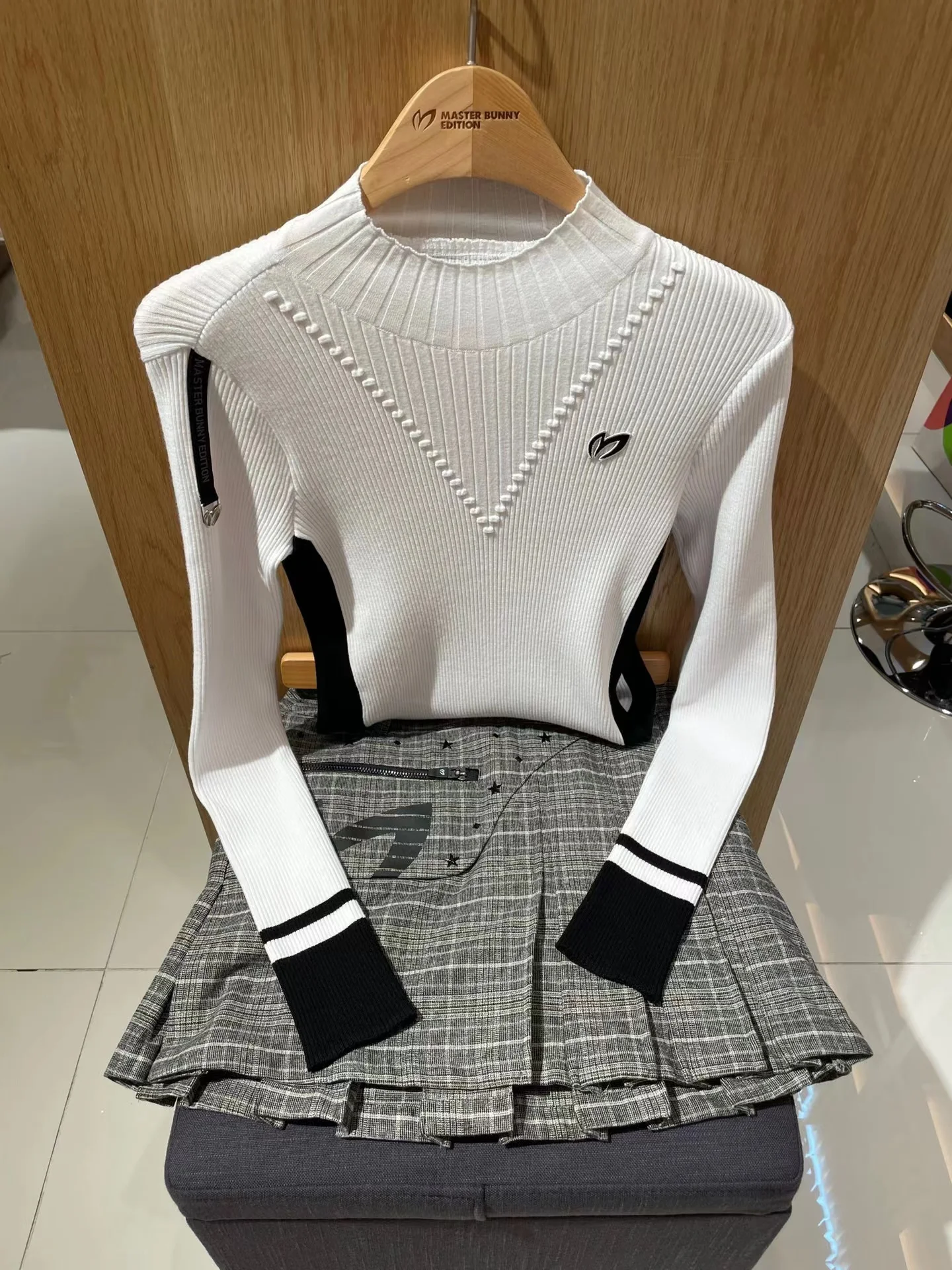 Golf Knit Shirts Women's Slim Fit Design Long Sleeve Fashion Ladies Outdoor Sportwear Elastic Knit Golf Top
Golf Knit Shirts Women's Slim Fit Design Long Sleeve Fashion Ladies Outdoor Sportwear Elastic Knit Golf Top