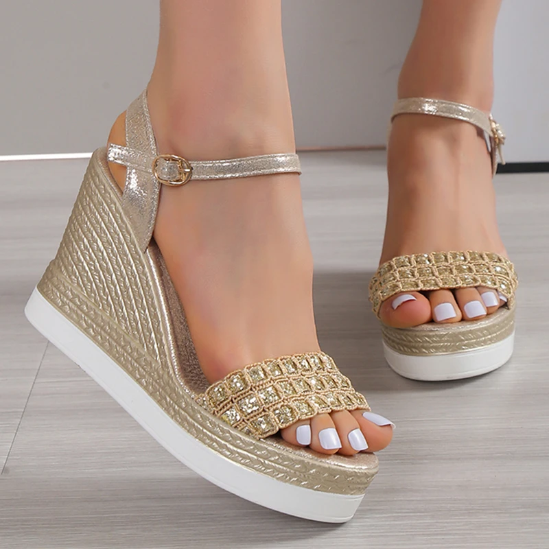 Gold Silver Glitters Wedge Sandals Women Buckle Strap Chunky Platform Sandles Woman Summer Non-Slip Thick Sole Sandalias Mujer
Gold Silver Glitters Wedge Sandals Women Buckle Strap Chunky Platform Sandles Woman Summer Non-Slip Thick Sole Sandalias Mujer