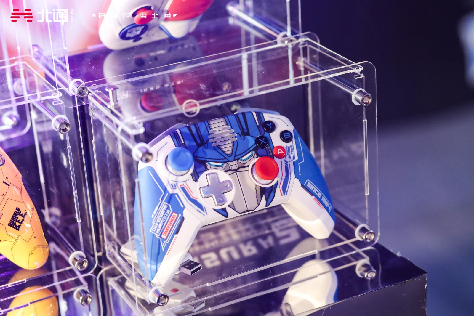 BEITONG T6 Трансформеры Optimus Prime Bluetooth беспроводной геймпад Вибрация Элитный механический игровой контроллер для переключателя ПК 
BEITONG T6 Трансформеры Optimus Prime Bluetooth беспроводной геймпад Вибрация Элитный механический игровой контроллер для переключателя ПК