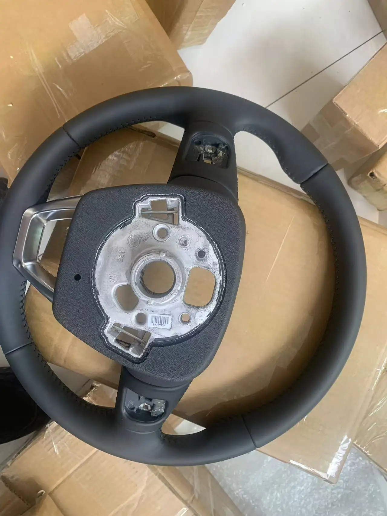 Для Audi Q3 Q5 FY A4 Avant корпус рулевого колеса 80A 419 091F не совместим с лопастями переключения передач
Для Audi Q3 Q5 FY A4 Avant корпус рулевого колеса 80A 419 091F не совместим с лопастями переключения передач