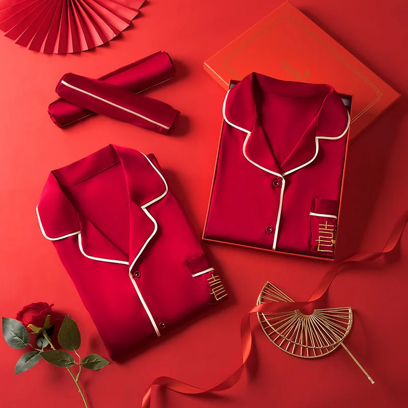 Loose Home Wear Couple Burgundy Embroidery Pajamas Set Spring Summer Satin Nightwear Pijamas Suit Wedding Party Gift Sleepwear
Loose Home Wear Couple Burgundy Embroidery Pajamas Set Spring Summer Satin Nightwear Pijamas Suit Wedding Party Gift Sleepwear
