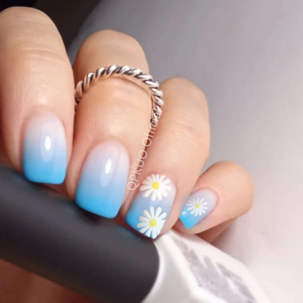 24Pcs Short Square Gradient Fake Nail With Adhesive Artificial French Tip Press On False Nail DIY 3D Daisy Reusable Faux Ongles
24Pcs Short Square Gradient Fake Nail With Adhesive Artificial French Tip Press On False Nail DIY 3D Daisy Reusable Faux Ongles