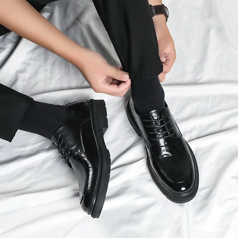 Роскошные Брендовые мужские 2023 весенне-осенние британские деловые официальные повседневные модные кожаные свадебные туфли для жениха для ...
Роскошные Брендовые мужские 2023 весенне-осенние британские деловые официальные повседневные модные кожаные свадебные туфли для жениха для ...