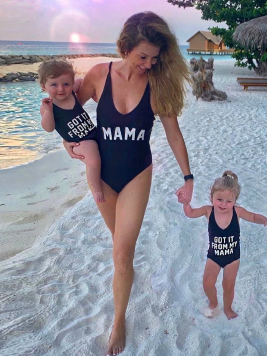 Summer Women's Parent-child Swimsuit Style High Quality Baby Swimwear 0-3y Children's Suspender One-piece Swimsuits Beachwear
Summer Women's Parent-child Swimsuit Style High Quality Baby Swimwear 0-3y Children's Suspender One-piece Swimsuits Beachwear