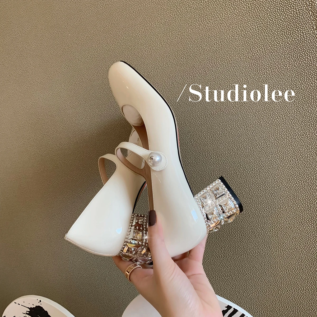 Spring 2022 New Round Head Pearl Mary Jane Shoe Buckle with Rhinestone Shallow Mouth Medium Thick Heel Single Shoes for Women
Spring 2022 New Round Head Pearl Mary Jane Shoe Buckle with Rhinestone Shallow Mouth Medium Thick Heel Single Shoes for Women