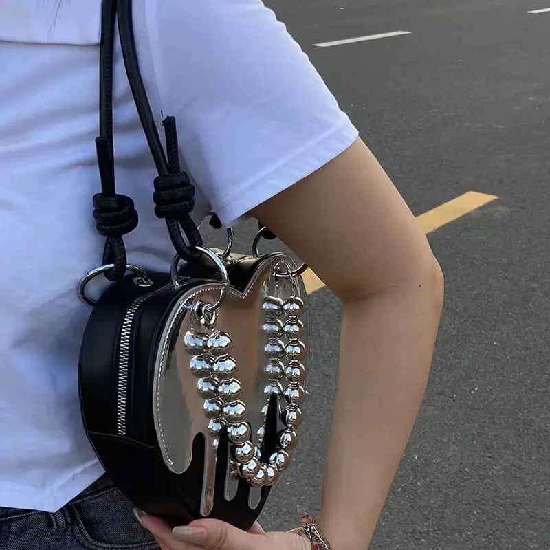 Vintage Original Design Tote Purse Diablo Y2K Heart Chain New Silver Mirror Niche Shoulder Bag Underarm Bag Women Bag for Ladies
Vintage Original Design Tote Purse Diablo Y2K Heart Chain New Silver Mirror Niche Shoulder Bag Underarm Bag Women Bag for Ladies