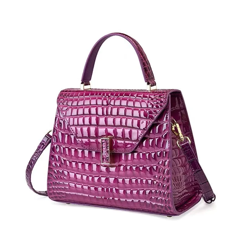 2023 new leather handbag European and American fashion cowhide high-gloss arch bead crocodile shoulder bag elegant temperament h
2023 new leather handbag European and American fashion cowhide high-gloss arch bead crocodile shoulder bag elegant temperament h