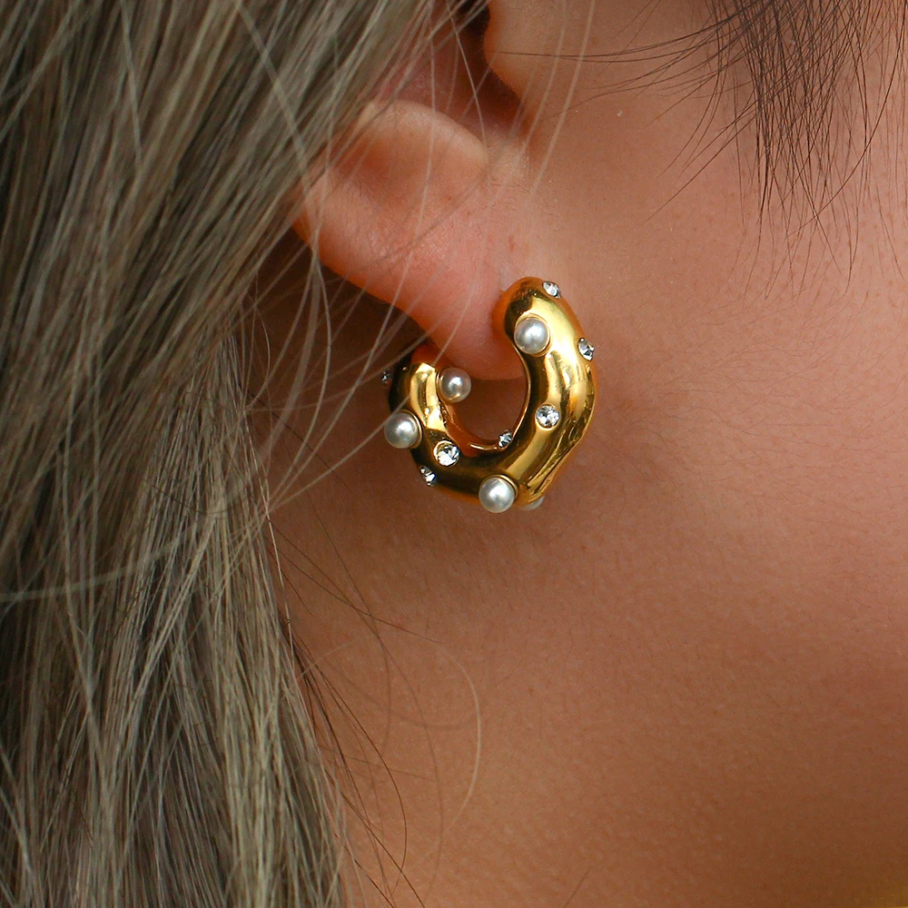 2022 New Chunky Stainless Steel Gold Desinger Earrings For Women Irregular Pearl Zircon Paved Thick Statement Earring Jewelry
2022 New Chunky Stainless Steel Gold Desinger Earrings For Women Irregular Pearl Zircon Paved Thick Statement Earring Jewelry