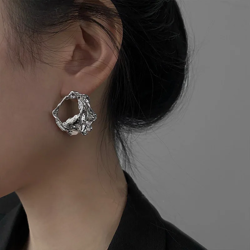 Exaggerated Design Hollow Out Lava Earrings Silver Color Irregular Geometric Female Earrings Gothic Retro Ear Stud Jewelry 2022
Exaggerated Design Hollow Out Lava Earrings Silver Color Irregular Geometric Female Earrings Gothic Retro Ear Stud Jewelry 2022