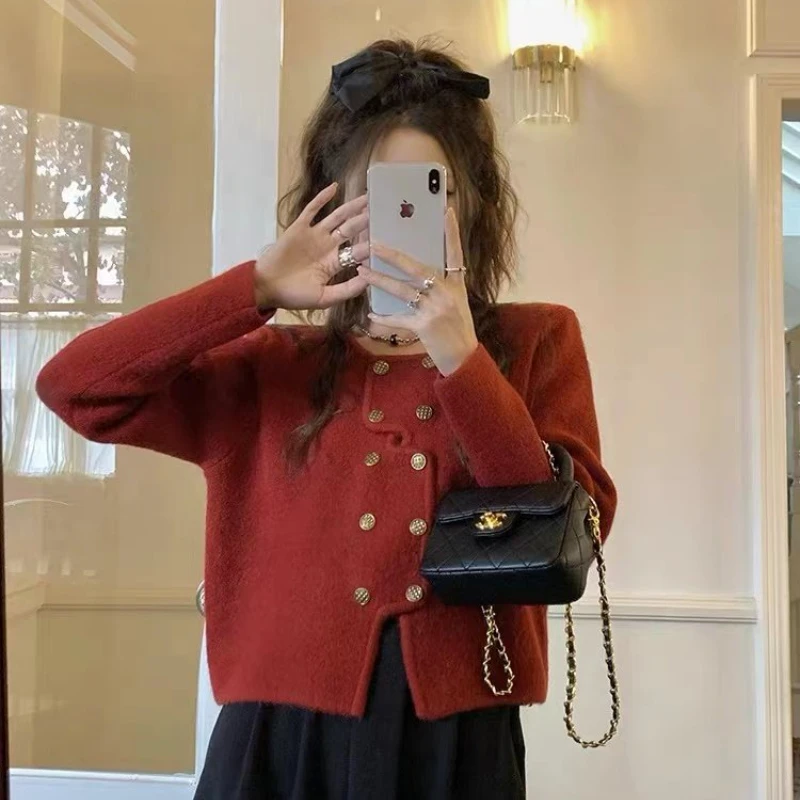 Retro Solid Knits Weater Autumn and Winter New Double-breasted Irregular Design Sense Cardigan Fashion Casual Sweater Jacket
Retro Solid Knits Weater Autumn and Winter New Double-breasted Irregular Design Sense Cardigan Fashion Casual Sweater Jacket