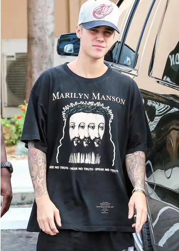 FOG VinTage Marilyn Manson Tide Brand Printing High Street Trend Loose Men's and Women's Short Sleeve T-Shirts
FOG VinTage Marilyn Manson Tide Brand Printing High Street Trend Loose Men's and Women's Short Sleeve T-Shirts
