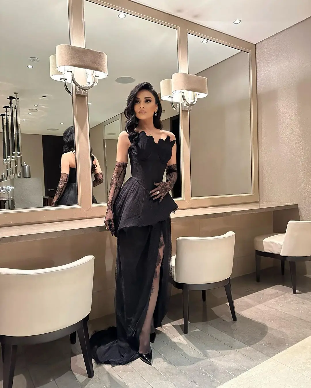 Vintage Mermaid Sleeveless Black Lace Prom Dresses Strapless Side Split Floor Length Pleated Formal Party Dresses
Vintage Mermaid Sleeveless Black Lace Prom Dresses Strapless Side Split Floor Length Pleated Formal Party Dresses