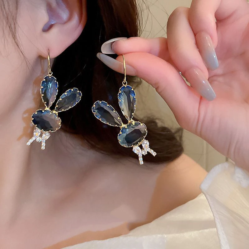 New Zircon Crystal Rabbit Light Luxury Niche Design Earhooks For Women Korean Fashion Earring Daily Birthday Party Jewelry Gifts 
New Zircon Crystal Rabbit Light Luxury Niche Design Earhooks For Women Korean Fashion Earring Daily Birthday Party Jewelry Gifts