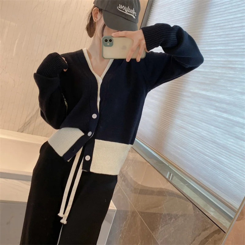 TB College Style Knitted Sweater Jacket Women's 22 Autumn and Winter Lazy Vacation Two Thin Cardigan Chic High-end Top
TB College Style Knitted Sweater Jacket Women's 22 Autumn and Winter Lazy Vacation Two Thin Cardigan Chic High-end Top