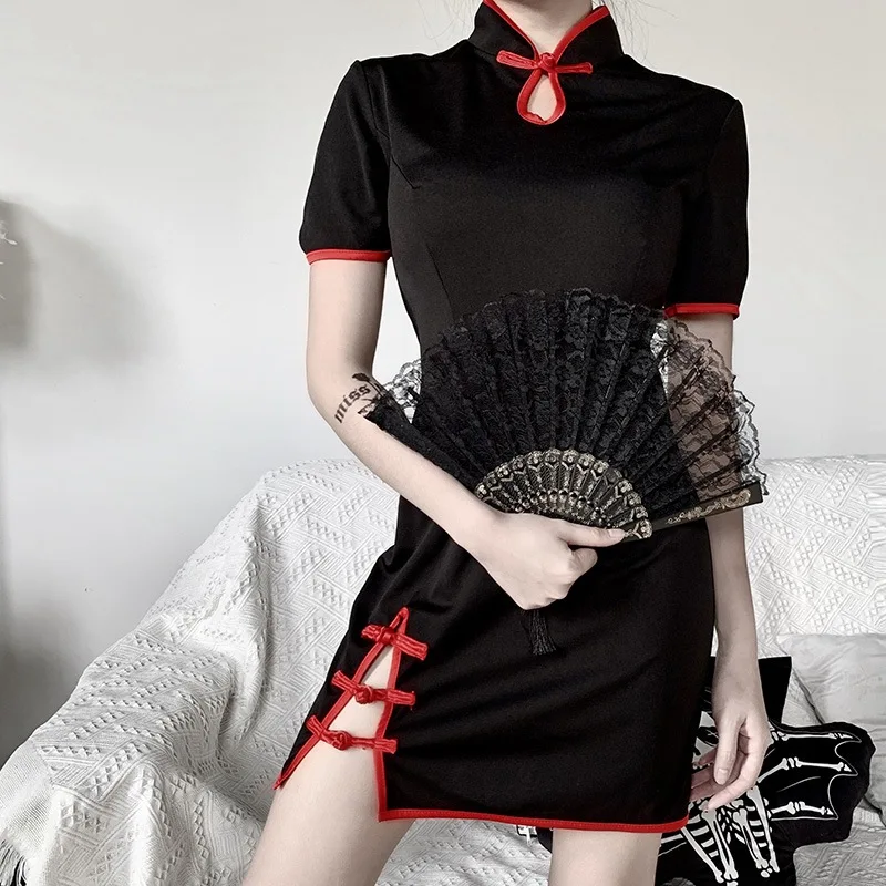 European and American Style Sexy Slim Fitting One Button Split Retro Improved Cheongsam Dress for Women
European and American Style Sexy Slim Fitting One Button Split Retro Improved Cheongsam Dress for Women