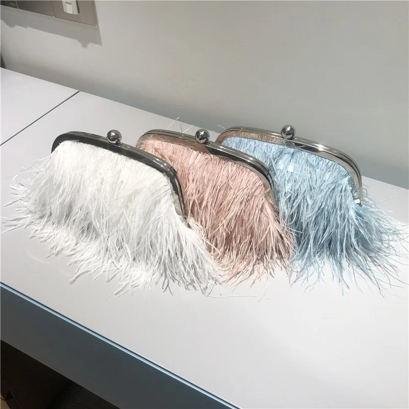 Ostrich Exquisite Feather Pearl Chain Shoulder Bag for Women - Perfect Dressy Occasions
Ostrich Exquisite Feather Pearl Chain Shoulder Bag for Women - Perfect Dressy Occasions