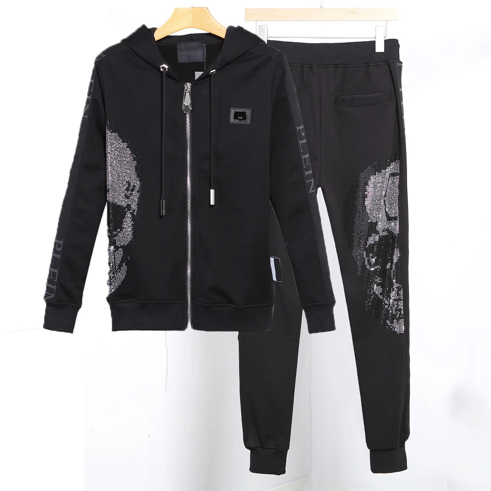 22 Men's Suit Cotton Skull Diamond Ribbon Decoration 2 Piece Sweater Pants Fashion High Quality plein Ropa deportiva con capucha
22 Men's Suit Cotton Skull Diamond Ribbon Decoration 2 Piece Sweater Pants Fashion High Quality plein Ropa deportiva con capucha