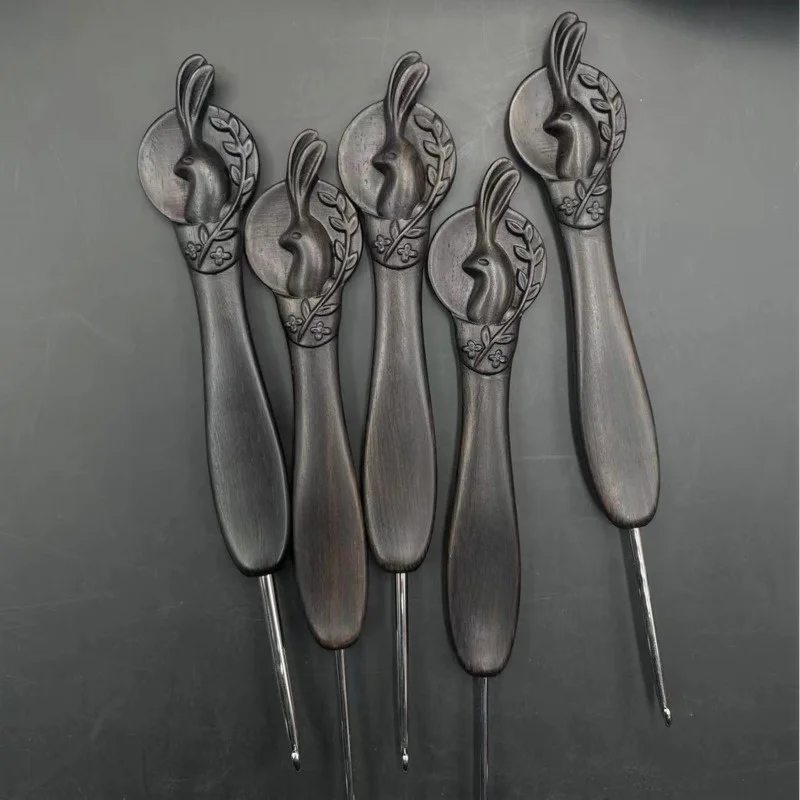 Crochet Hooks Ebony Moon Rabbit Carving Handle Stainless Steel Crochet Head Knitting Sweater Needles DIY Sewing Tools
Crochet Hooks Ebony Moon Rabbit Carving Handle Stainless Steel Crochet Head Knitting Sweater Needles DIY Sewing Tools