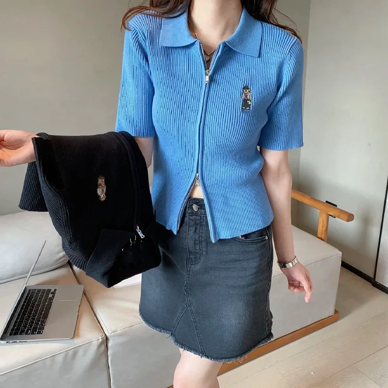 Женский короткий свитер на молнии, короткий кардиган с отложным воротником и короткими рукавами, синий цвет
Женский короткий свитер на молнии, короткий кардиган с отложным воротником и короткими рукавами, синий цвет