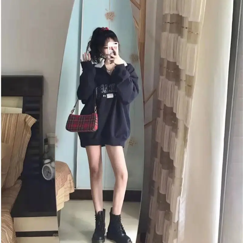 Autumn and Winter New Loose and Simple Loose and Simple Letter Embroidery Pullover Long-sleeved Plus Velvet Thick Sweater
Autumn and Winter New Loose and Simple Loose and Simple Letter Embroidery Pullover Long-sleeved Plus Velvet Thick Sweater