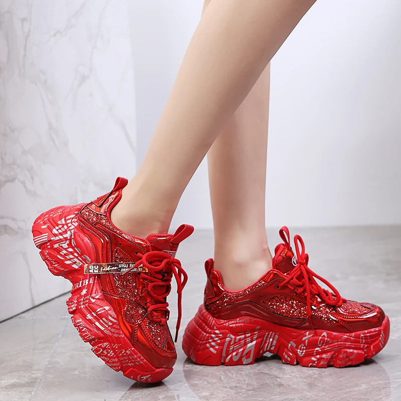 Кроссовки женские с блестками, на толстой подошве
Кроссовки женские с блестками, на толстой подошве