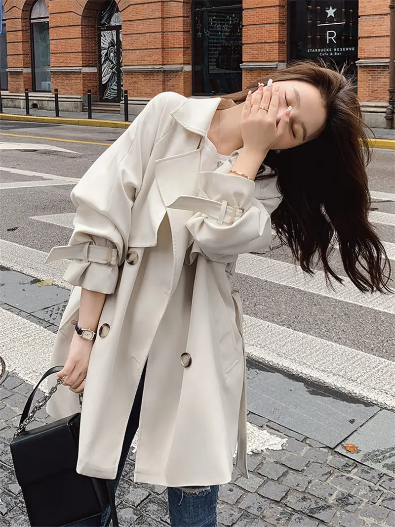 Beige Short Windbreaker Female 2022 Spring Autumn New Style Popular Temperament Double Breasted Sashes Fashion Coat Trench h1796
Beige Short Windbreaker Female 2022 Spring Autumn New Style Popular Temperament Double Breasted Sashes Fashion Coat Trench h1796