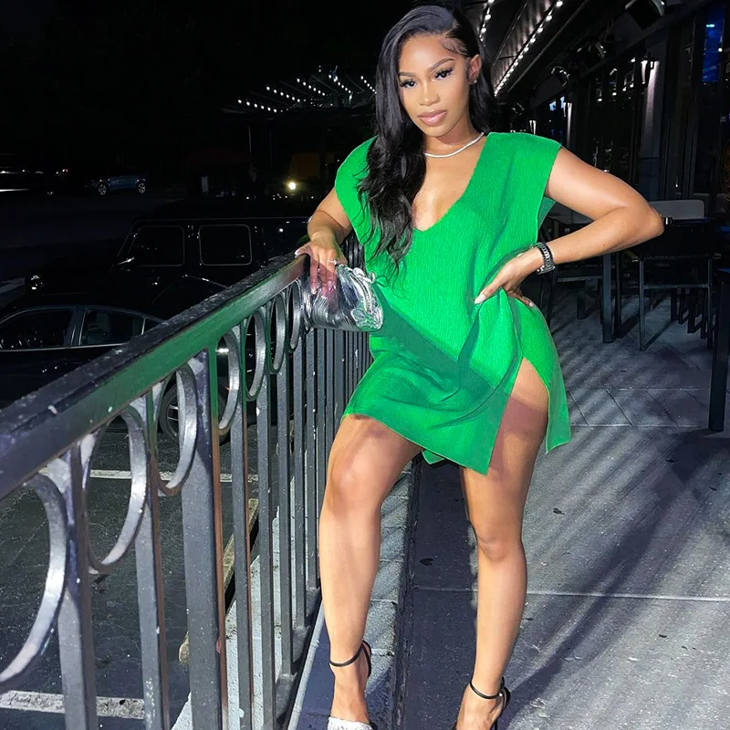 Green Deep V-Neck Sleeveless Oversized T Shirt Women Clothing Summer 2023 Casual Loose Split T-shirts Tops Streetwear 
Green Deep V-Neck Sleeveless Oversized T Shirt Women Clothing Summer 2023 Casual Loose Split T-shirts Tops Streetwear