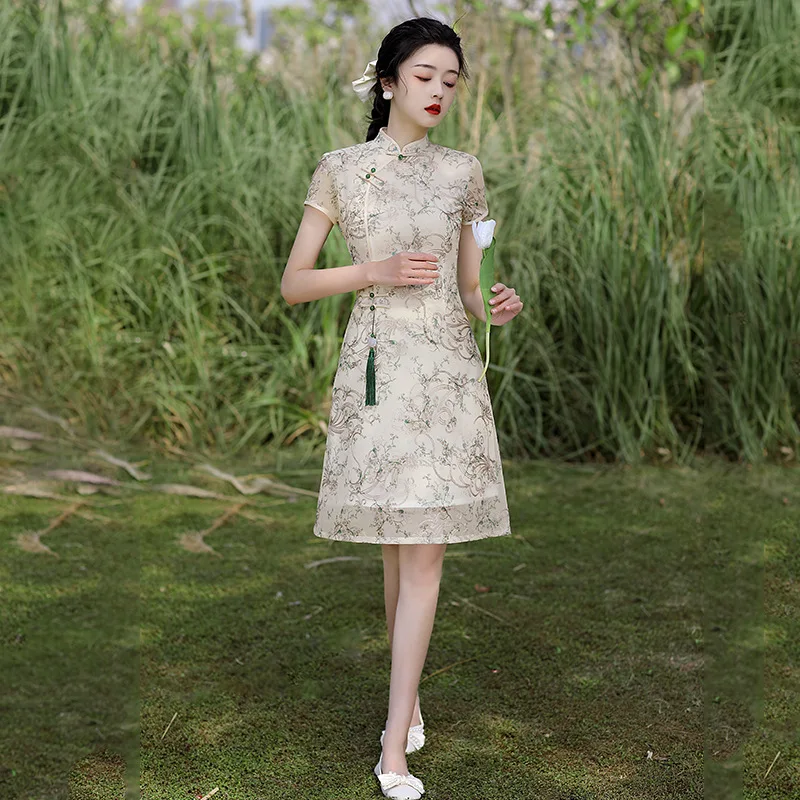 Summer Women Chiffon Short Sleeve Qipao Lady Social Etiquette Dress Female Embroidery Chinese Traditional Cheongsam
Summer Women Chiffon Short Sleeve Qipao Lady Social Etiquette Dress Female Embroidery Chinese Traditional Cheongsam
