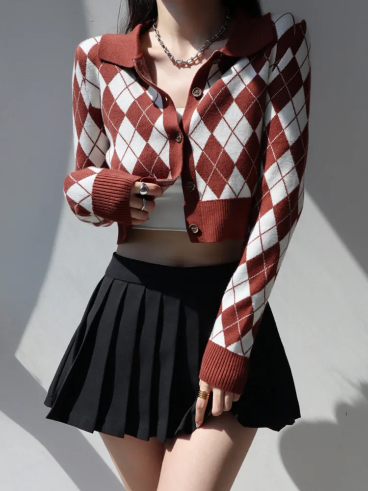 TVVOVVINSpring и осень Молодежный клетчатый свитер с отложным воротником и длинными рукавами с бриллиантами контрастных цветов тонкая короткая ж...
TVVOVVINSpring и осень Молодежный клетчатый свитер с отложным воротником и длинными рукавами с бриллиантами контрастных цветов тонкая короткая ж...