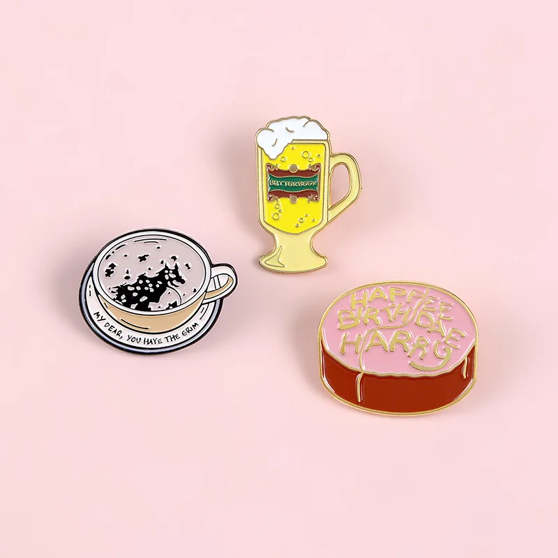 Harries Potters Hagrids Birthday Cake Coffee Beer Alloy Brooch Personalized Collar Baked Paint Brooch Pin Badge Decoration Gifts
Harries Potters Hagrids Birthday Cake Coffee Beer Alloy Brooch Personalized Collar Baked Paint Brooch Pin Badge Decoration Gifts