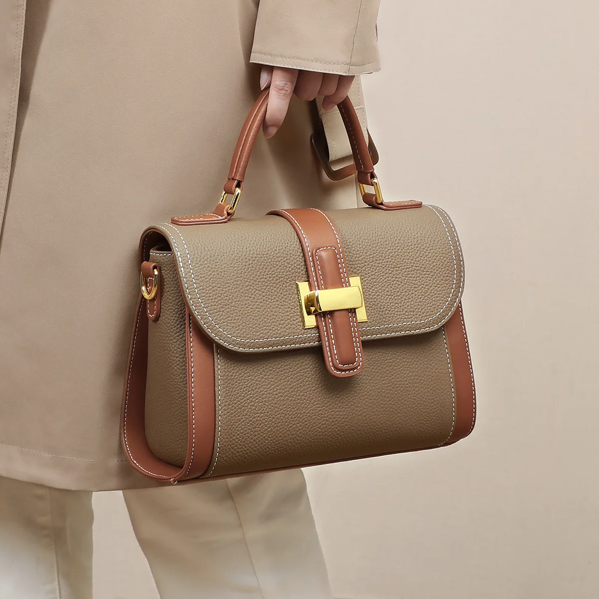 Women's Bag 2022Trend Genuine Leather Fashion Messenger Female Luxury Designer Handbag High Quality Shoulder Lady Top Handle Bag
Women's Bag 2022Trend Genuine Leather Fashion Messenger Female Luxury Designer Handbag High Quality Shoulder Lady Top Handle Bag
