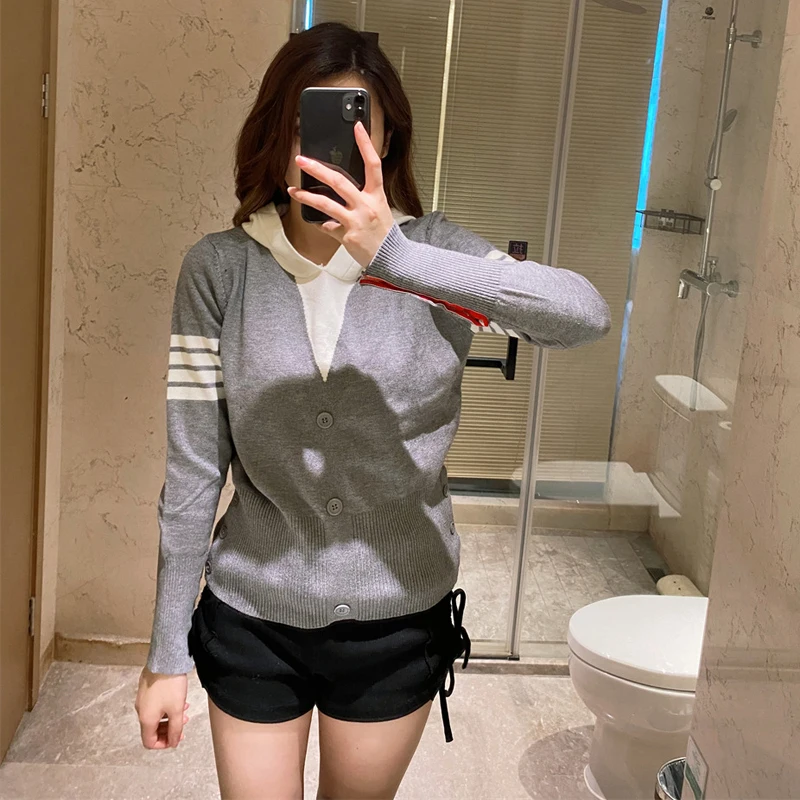 Autumn and winter TB fake two-piece contrasting striped knitted hooded pullover bottoming shirt women's inner sweater
Autumn and winter TB fake two-piece contrasting striped knitted hooded pullover bottoming shirt women's inner sweater